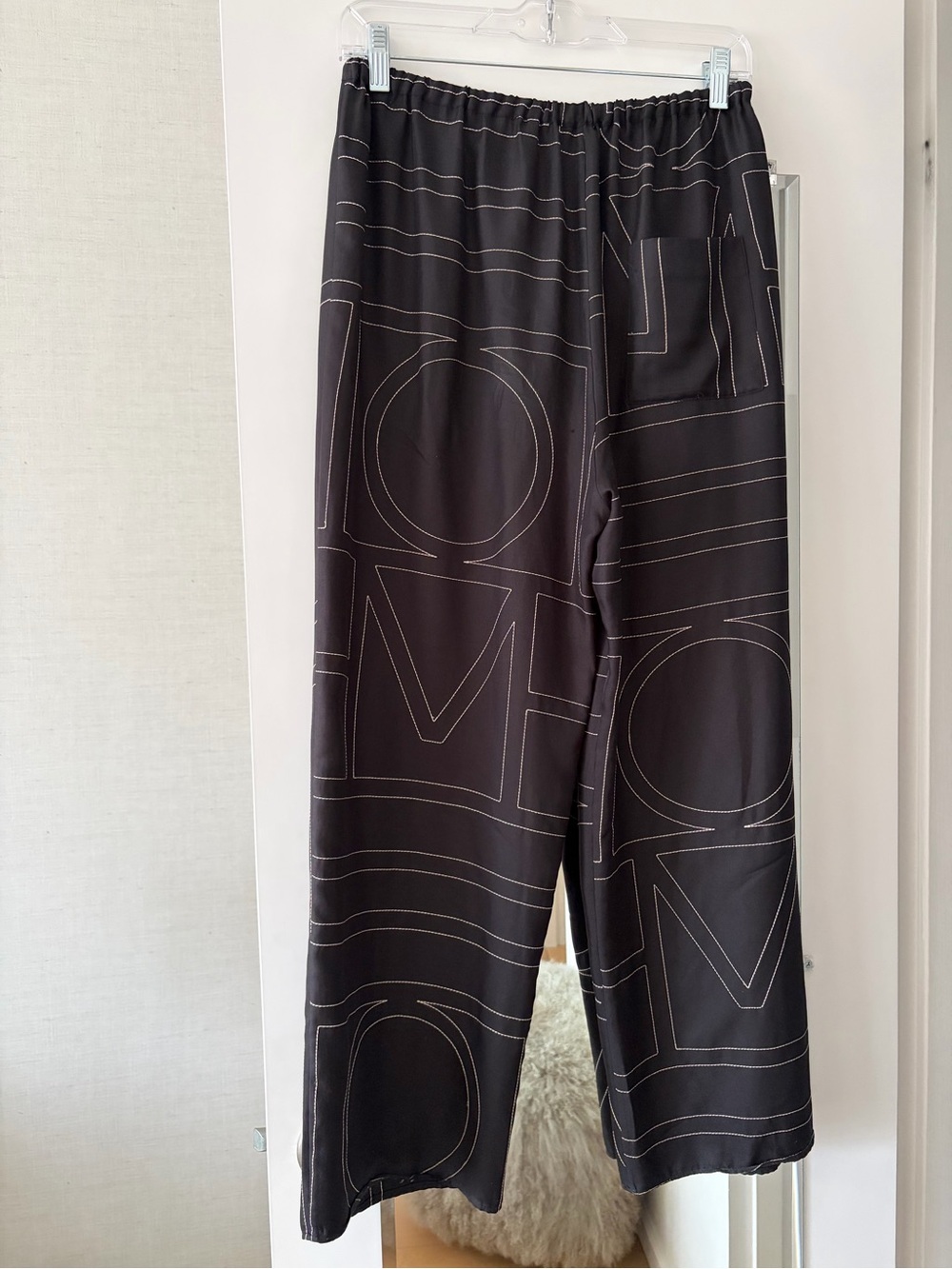 TOTEME BLACK SILK MONOGRAM PANTS - Picture 3 of 4